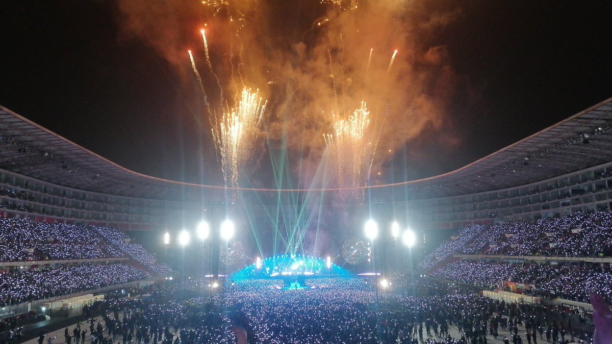 harryyshawnnft's tweet photo. Lo que ayer pasó en el estadio nacional con Coldplay es por lejos el mejor concierto de la vida, así tu zona fue atrás como la mía, vibraste y disfrutaste como mierda, en verdad ellos son magia y energía pura, imposible superarlos, que genios 🌈🪐⭐ https://t.co/4YZUqZjH9h