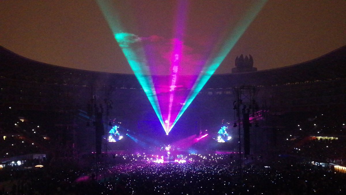 harryyshawnnft's tweet photo. Lo que ayer pasó en el estadio nacional con Coldplay es por lejos el mejor concierto de la vida, así tu zona fue atrás como la mía, vibraste y disfrutaste como mierda, en verdad ellos son magia y energía pura, imposible superarlos, que genios 🌈🪐⭐ https://t.co/4YZUqZjH9h