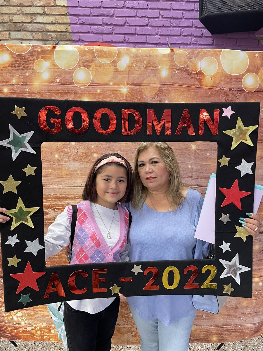 MooreCounselor's tweet photo. Grandparent’s Day was THE Best!!! Look at the morning smilies &amp; hugs!! #WeACEdIt #Grandparents22 @drgoffney @GoodmanES_AISD @AldineISD @Counseling_AISD @franks_kesha @WardLadon https://t.co/6cJEUg7nkk