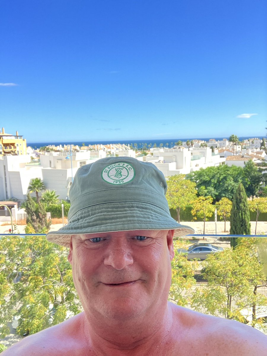 boxertoye's tweet photo. @StRochsJuniors @johnstone_burgh #ForzaCandy ✊🏻☘️ https://t.co/tK98i2eotU