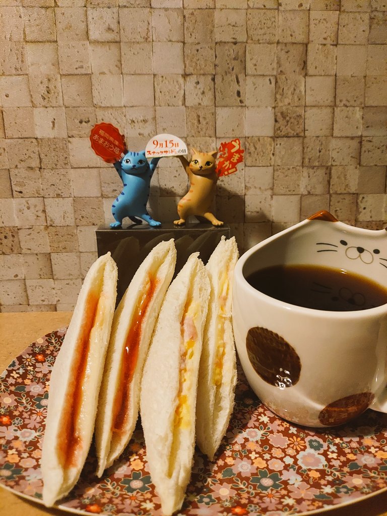 guxguxgonta's tweet photo. のんびり家カフェ
スナックサンドの日
ハムタマゴ
あまおう苺＆マーガリン

珈琲はMorrow珈琲
キリマンジャロ
(タンザニア) https://t.co/QWfQDfpXeP