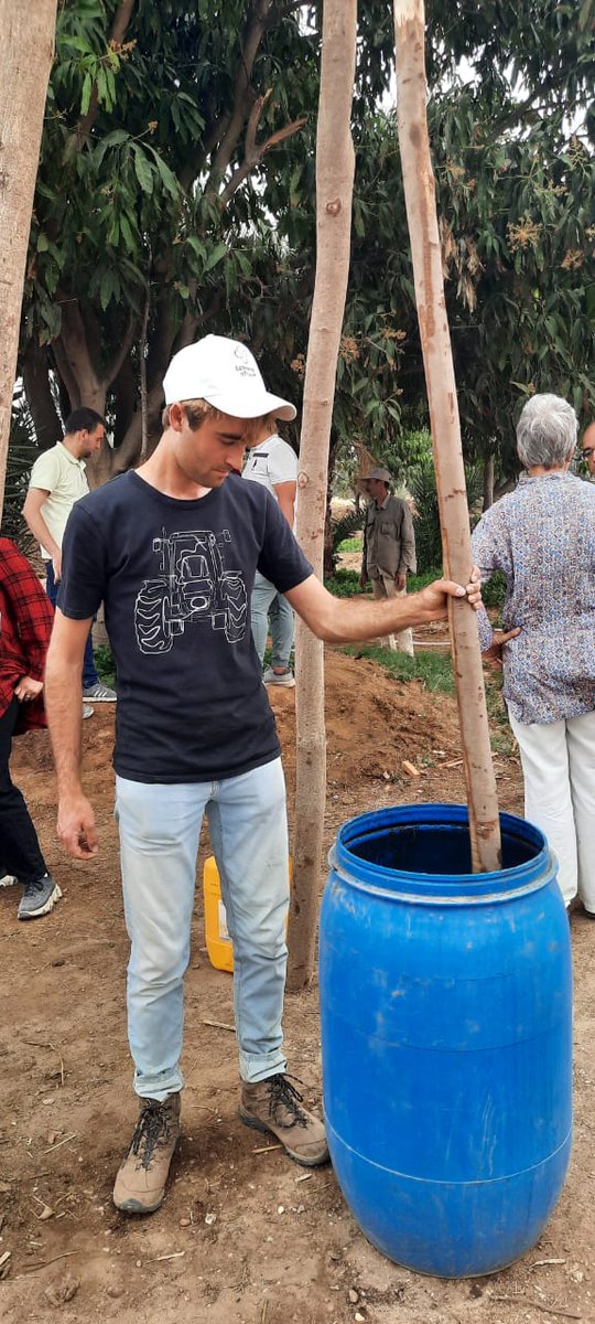 DelphyNL's tweet photo. In het weekend kennis opdoen over biodynamische preparaten tussen de mangobomen bericht onze collega in Egypte ons. @talisbosma #Egypte #akkerbouw #fruitteelt #internationaaladvies https://t.co/CFWIkuPCq5