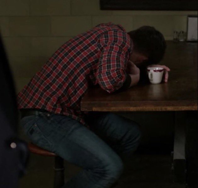 gracefuIdean's tweet photo. shhh hes sleeping https://t.co/fuFGCHEPB1