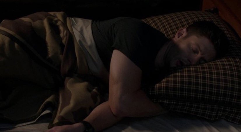 gracefuIdean's tweet photo. shhh hes sleeping https://t.co/fuFGCHEPB1