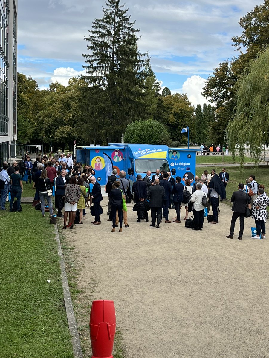 Congrès des Régions de France : le lycée Albert Londres heureux d’accompagner son agglomération et la région Auvergne -Rhône Alpes dans le cadre de l’organisation de l’atelier sur l’orientation #ouverture et partenariats territoriaux