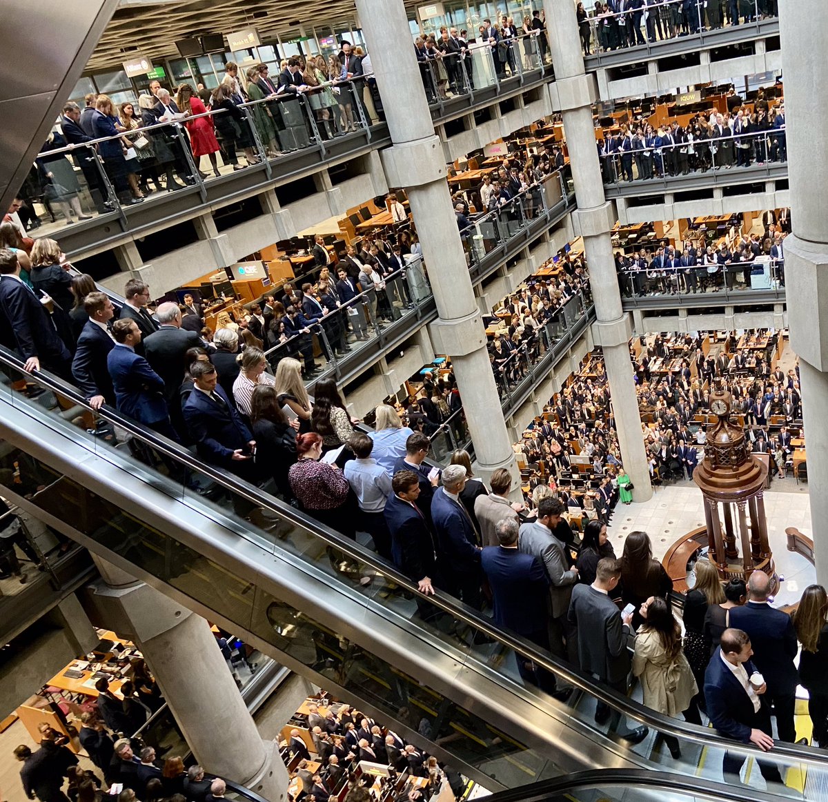 GraemeBIBA's tweet photo. Paying Tribute

Great to see so many of the insurance industry come together today as we gathered in @LloydsofLondon to pay tribute to Queen Elizabeth II for her incredible 70 years of dedication and service.

Well done to all involved. https://t.co/bB32uE6igR