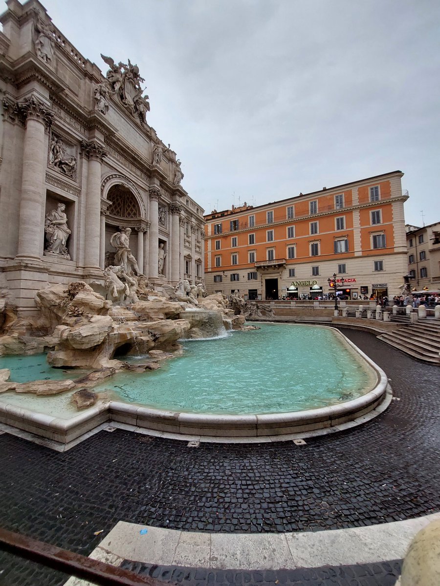 aidagda's tweet photo. Esta semana las vistas de la cabina no están mal #Boothwithaview #1nt #Roma https://t.co/VjdHsCorfW