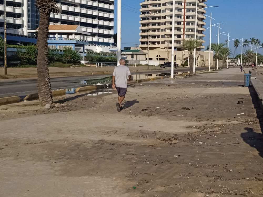 manuelferreiraG's tweet photo. #15Sep | Aunque se tenía previsto que fuera hasta ayer, amanecimos en esta oportunidad con #PlayaLido y #PlayaLosCanales afectadas por #MarDeFondo. 

Contamos con un dispositivo de seguridad de nuestra #ProtecciónCivil que además evalúa el desarrollo de este fenómeno. https://t.co/eDJF7DiS9f