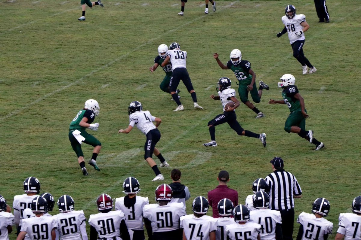 DeleslineJohn's tweet photo. Game day 🏈
At palmetto 6pm 
GO PIRATES 🖤🏴‍☠️ https://t.co/07ZmKF1jZf