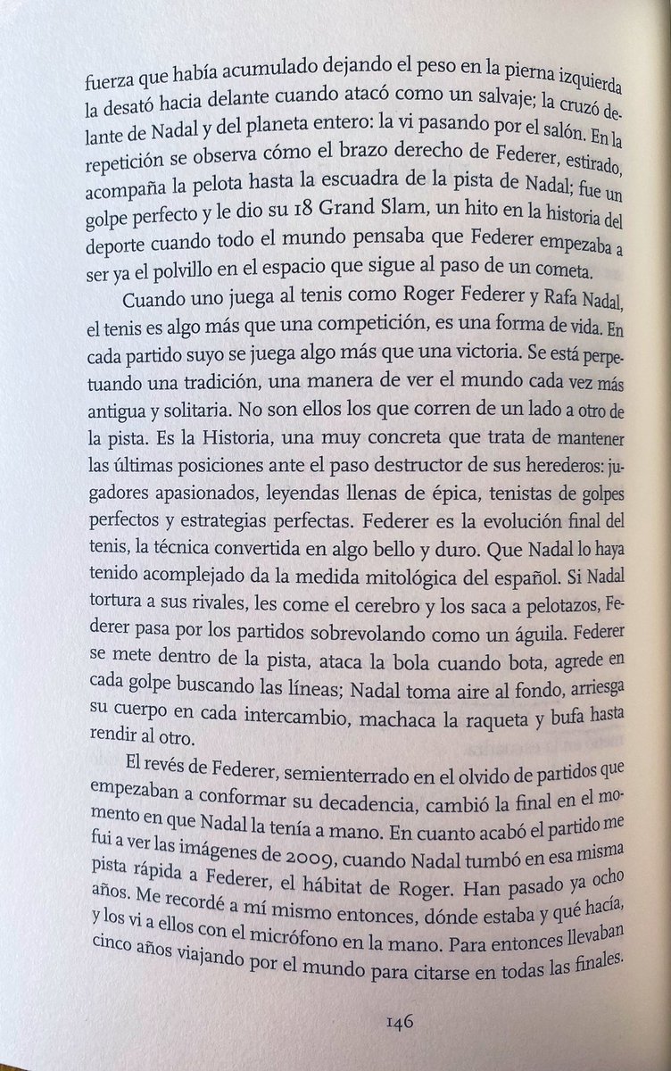carlospadilla_3's tweet photo. 💔 Se retira el hombre que más elegantemente ha jugado al tenis.

“Si Dios jugase al tenis daría el revés a una mano como Roger Federer”

@manueljabois escribió esto sobre el suizo. https://t.co/p2jkB7bpyH