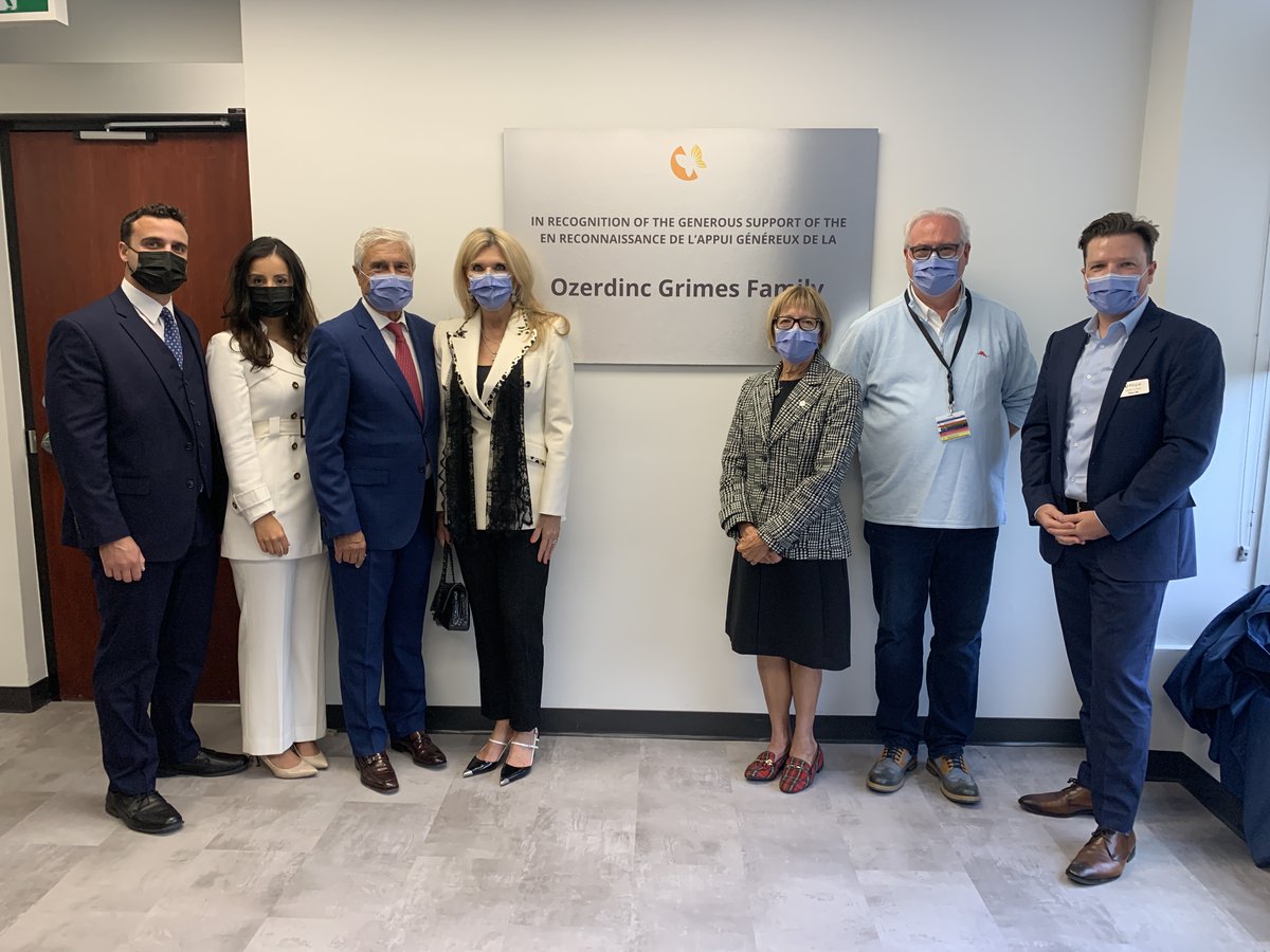 TheRoyalMHC's tweet photo. Yesterday, The Royal unveiled the Ozerdinc Grimes Family Regional Psychosis Clinic, which will provide specialized care and support for individuals who experience psychosis due to a schizophrenia spectrum disorder. 

1/4 https://t.co/bYNqi0zJR5