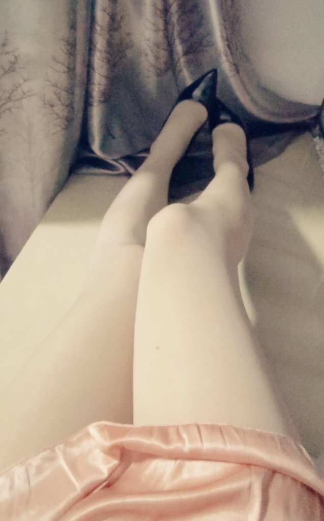 kekecd2023's tweet photo. 好无聊，快来点人找我玩吧呜呜呜😭 #丝袜 #丝袜奴 #伪娘 #cdm #伪娘m #伪娘s #上海伪娘 #四爱 #四爱男受 #男m #找主 #收奴 #母狗 #上海 #cds https://t.co/kwgFS9DybV