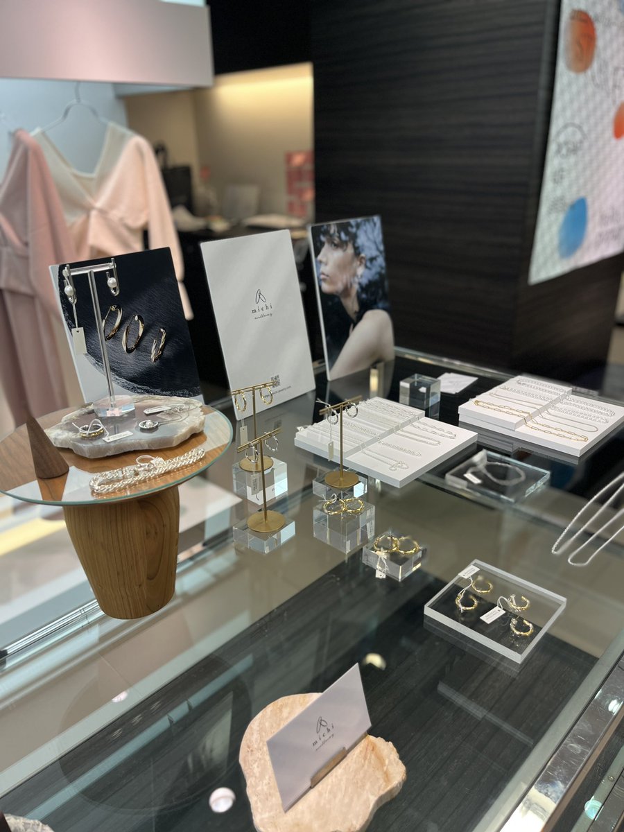 2_basa's tweet image. 渋谷西武のポップアップも折り返しで、ブランドさん入れ替え。9月末までA館4Fイベントスペースでやってるのでみんな遊びきてね。
#浮かべ陽炎 #hellopopup