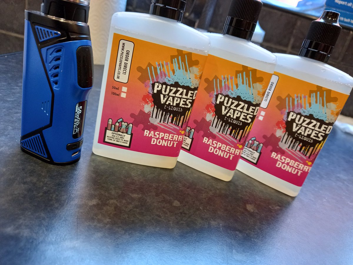 Vaping40watts's tweet photo. Bang on the nose for flavour right now from @PuzzledVapes so whoever is making the concentrate for this needs a big thank you it's amazing and when I say amazing I mean it.   I'm not adding any extra Raspberry flavour like I usually would #eliquid #ecig #vaping #ukeliquid #vape https://t.co/ssbxa4U1Z7