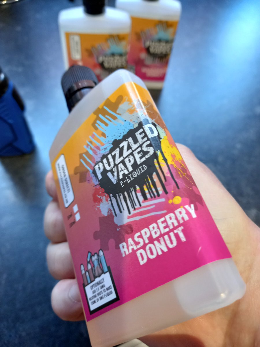 Vaping40watts's tweet photo. Bang on the nose for flavour right now from @PuzzledVapes so whoever is making the concentrate for this needs a big thank you it's amazing and when I say amazing I mean it.   I'm not adding any extra Raspberry flavour like I usually would #eliquid #ecig #vaping #ukeliquid #vape https://t.co/ssbxa4U1Z7