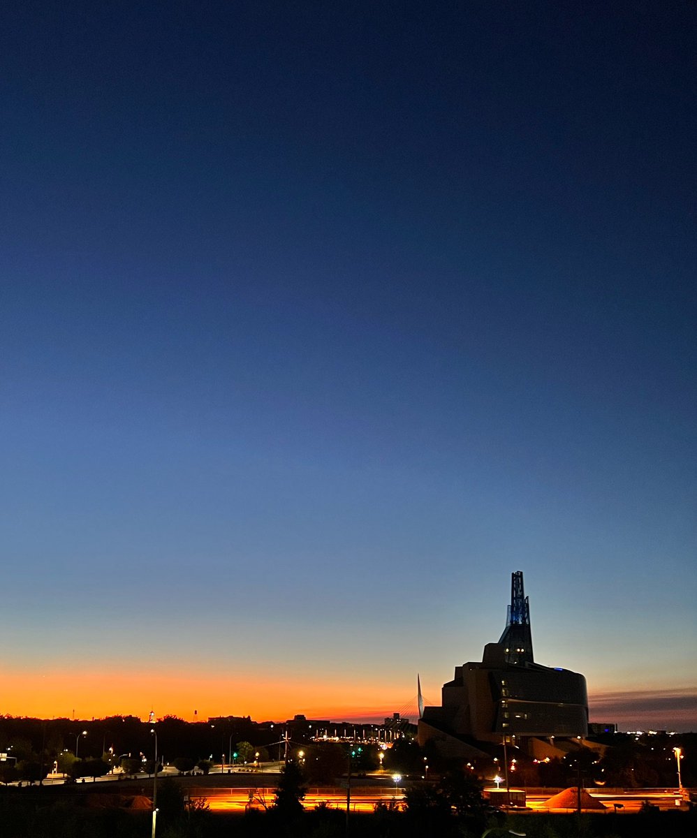 When you are in Winnipeg for the <a href="/TravelManitoba/">Travel Manitoba</a> conference and you wake up to this, it doesn’t get any more WHOA! <a href="/TourismWPG/">Tourism Winnipeg</a> did you arrange this beautiful moment especially for me?? #manitoba #winnipeg #conference #thankyou