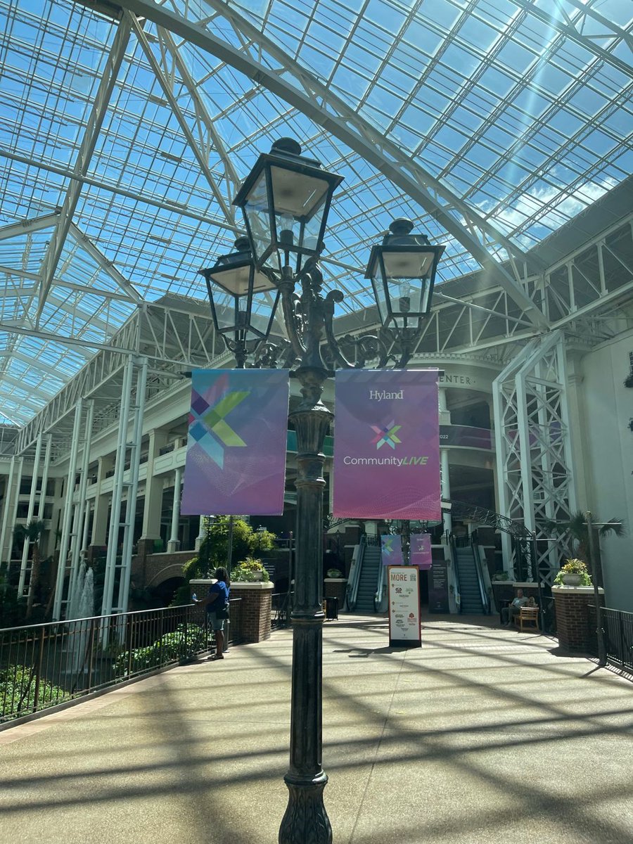 ETHERFAX's tweet photo. We're having a great time meeting everyone at #CommunityLIVE and demonstrating how you can replace fax with etherFAX! Our CEO and co-founder, Paul Banco, even had a chance to paint a portion of the CommunityLIVE mural. 🎨 @Hyland @pauliebanks https://t.co/odvOlGNPwv