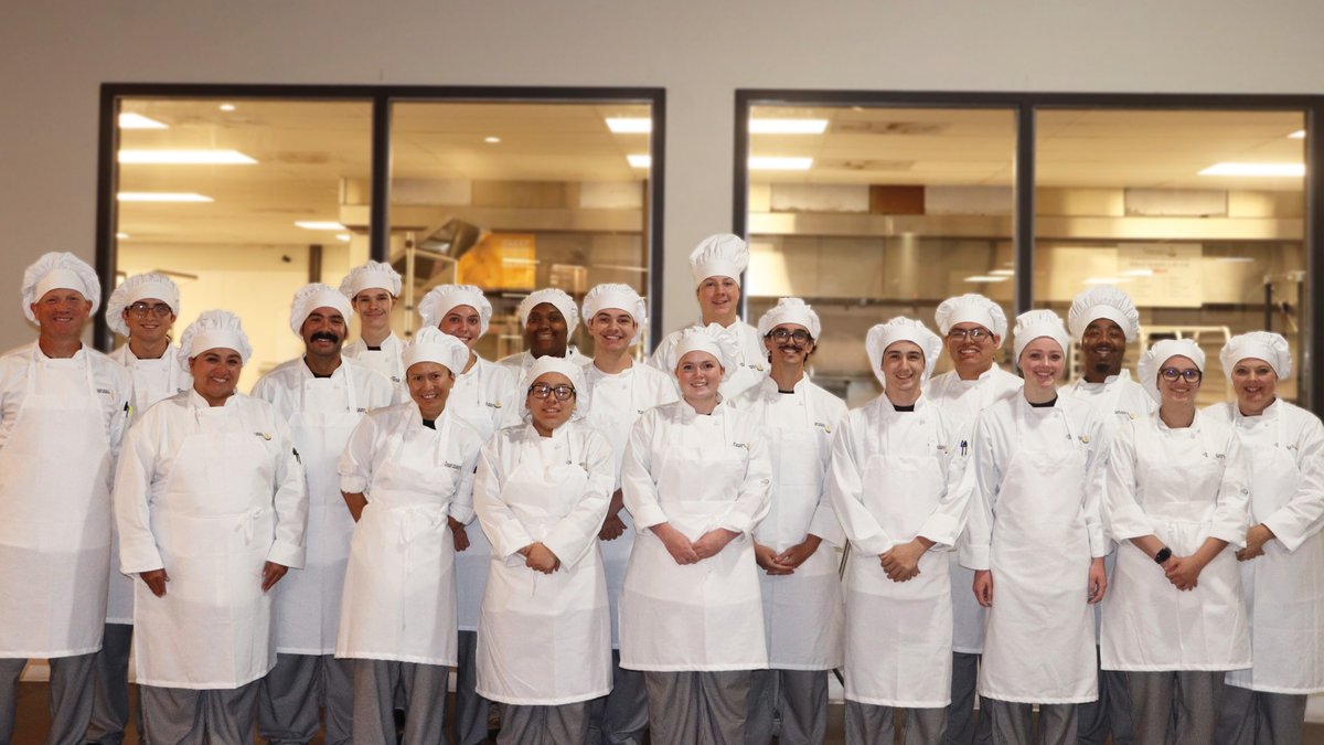 TCSFTW's tweet photo. And so begins their journey of becoming a culinarian. Welcome students to our Professional Culinary Program!
Save your spot for our next cohort by applying now at https://t.co/cXFBZ8oyjI

#CSFTW #TheCulinarySchoolofFortWorth #CulinaryLife #Culinary #BeaChef #FutureChef #fortworth https://t.co/KrGMvPZMqT