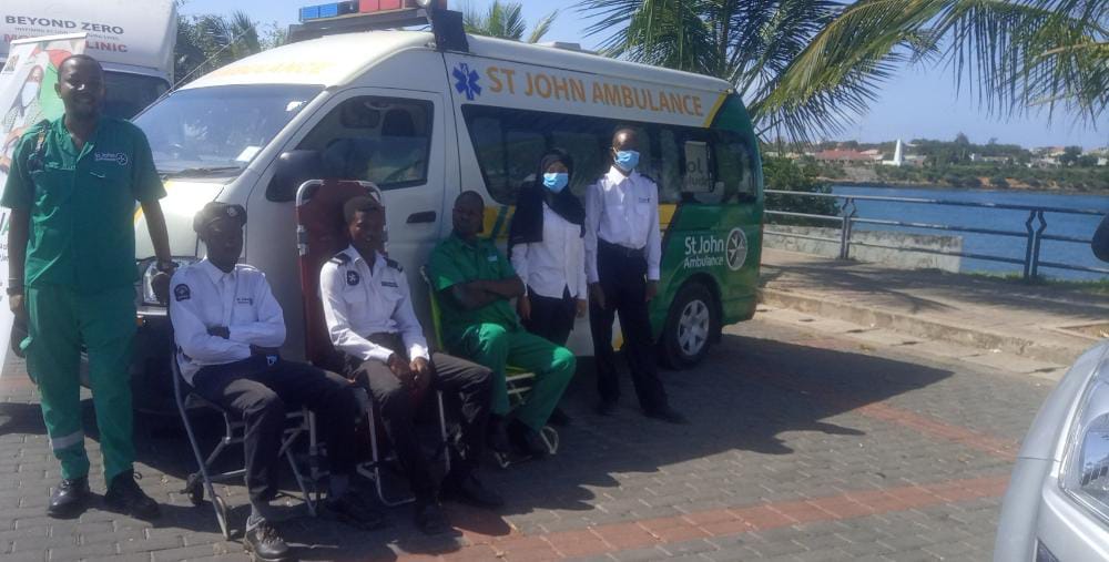 ST_JOHNMOMBASA's tweet photo. Emergency response team from St. John Ambulance Mombasa Branch on a standby at the inauguration ceremony of the New elected Mombasa governor.
#FirstAid 
#FirstAidFirst
@stjohnambulance https://t.co/GXQUdOFK3j