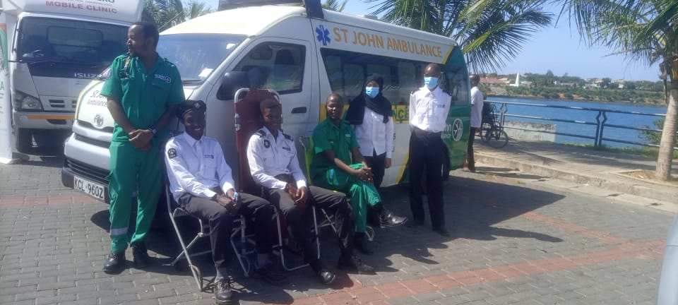 ST_JOHNMOMBASA's tweet photo. Emergency response team from St. John Ambulance Mombasa Branch on a standby at the inauguration ceremony of the New elected Mombasa governor.
#FirstAid 
#FirstAidFirst
@stjohnambulance https://t.co/GXQUdOFK3j