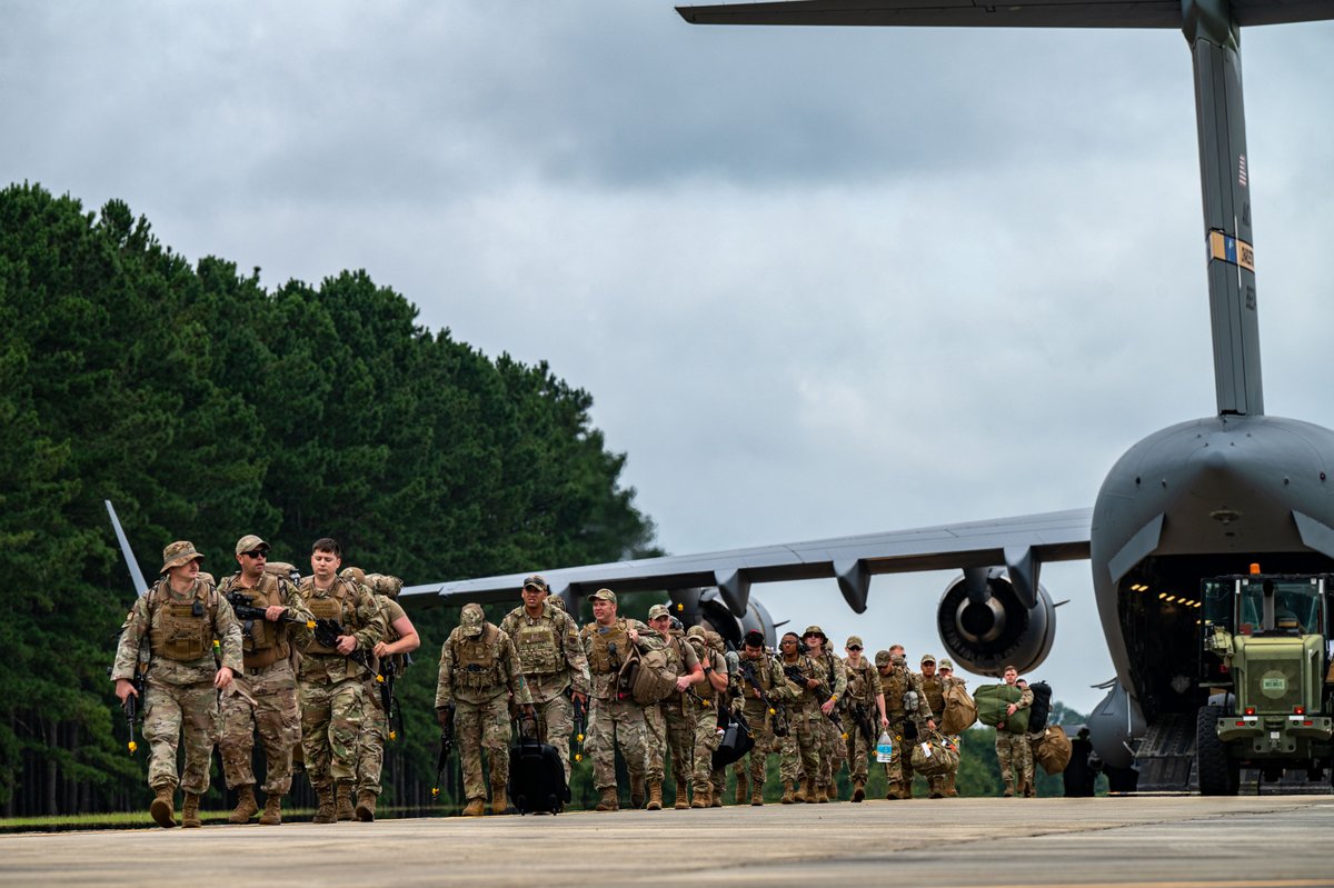 usairforce's tweet photo. .@TeamCharleston &amp; Shaw AFB Airmen evaluated their ability to operate in an austere location &amp; reinforce their agile combat employment capabilities during exercise Iron Hand.

@aircombatcmd | @AirMobilityCmd 

https://t.co/KyDROzehff https://t.co/oGYz1t7S7K