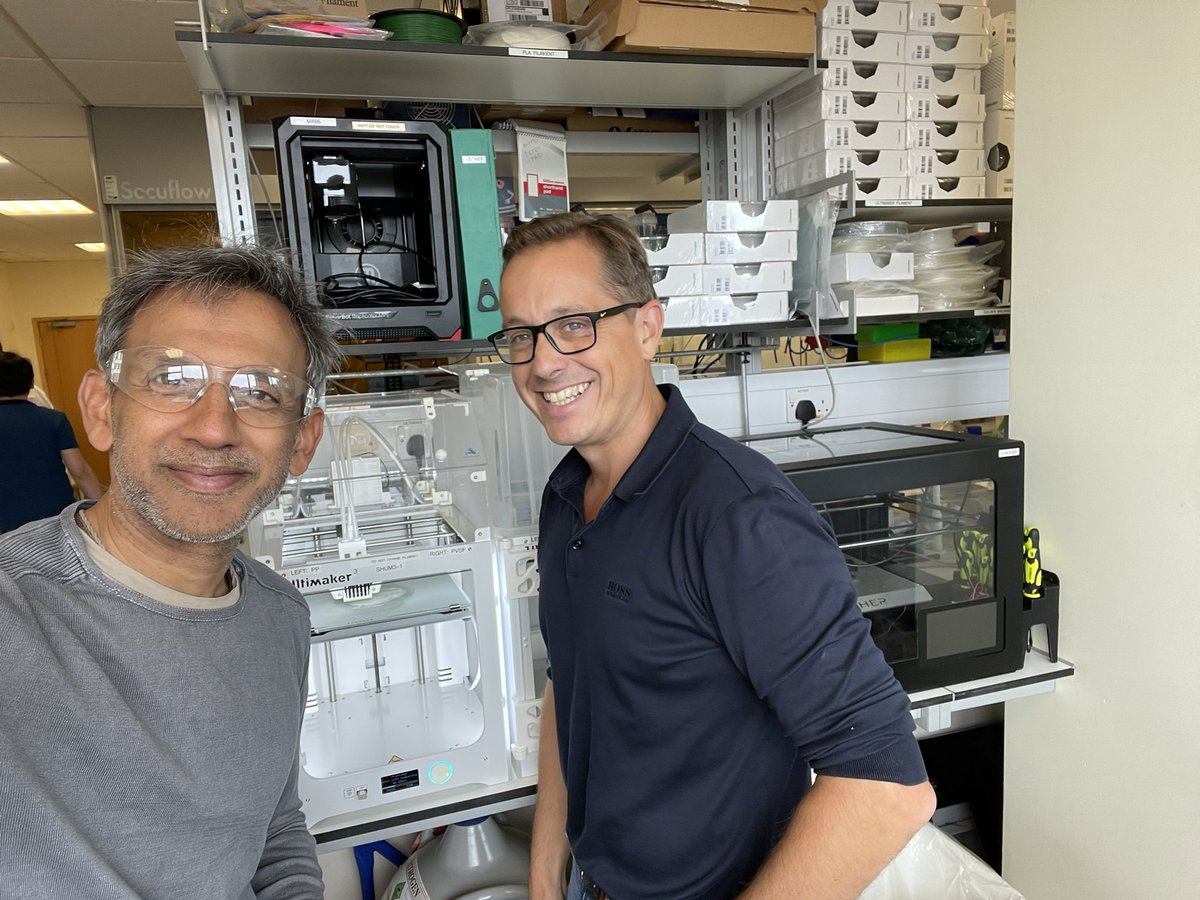 seedingnewideas's tweet photo. Please meet the Q of chemistry! Stephen Hilton of UCL has the invention energy of a mad professor but is anything but when you meet him. 3d printing, virtual reality, advanced flow chemistry. We look forward to collaborating on a virtual reality app for science interviews… https://t.co/6LKF9KwK3C