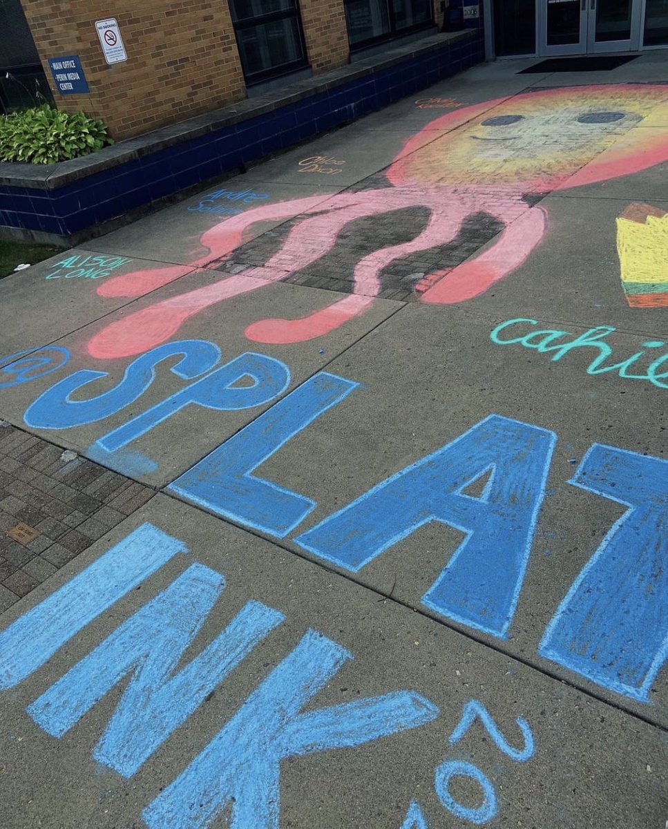 SplatInk2022's tweet image. Did you see Arty on your walk into school today? If not, make sure you stop by and send us your pics!
He’s ready to make some friends!