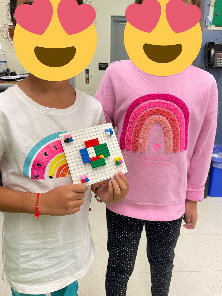 3Ffantastics's tweet photo. Dot day in the lab @burntelmps @peterhreynolds #Makingroundshapeswithsquarepiecrs https://t.co/6mJELsFEyd