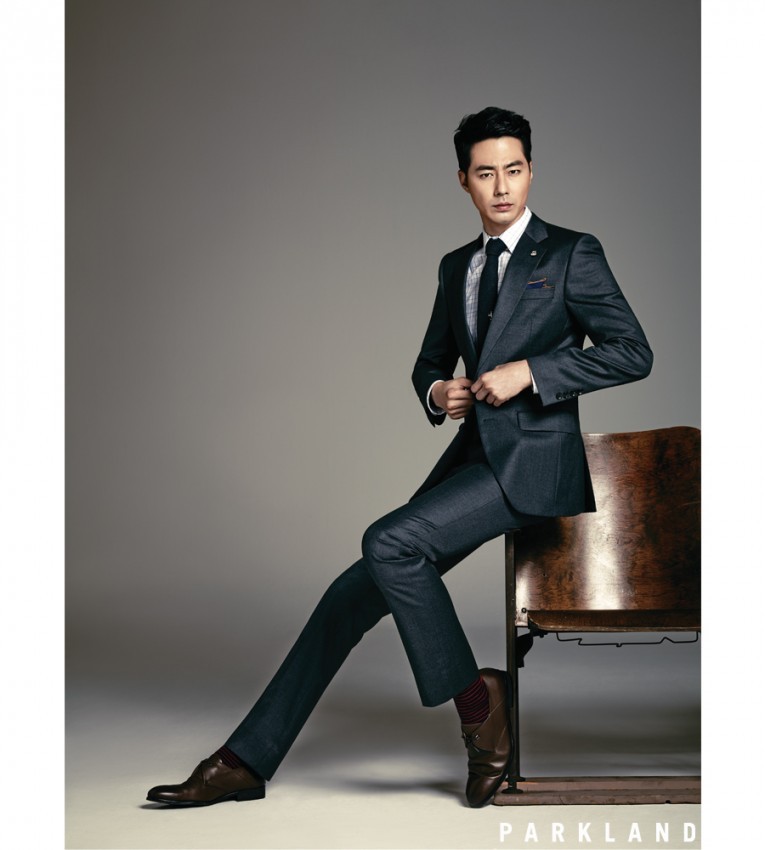 JoInSungPH's tweet photo. Fun fact: Jo In Sung's legs are 15cm longer than the legs of an average man, so his personal stylist usually has to get him custom-made outfits 😊
#joinsung #zoinsung #조인성 https://t.co/7iSnGJrMVh