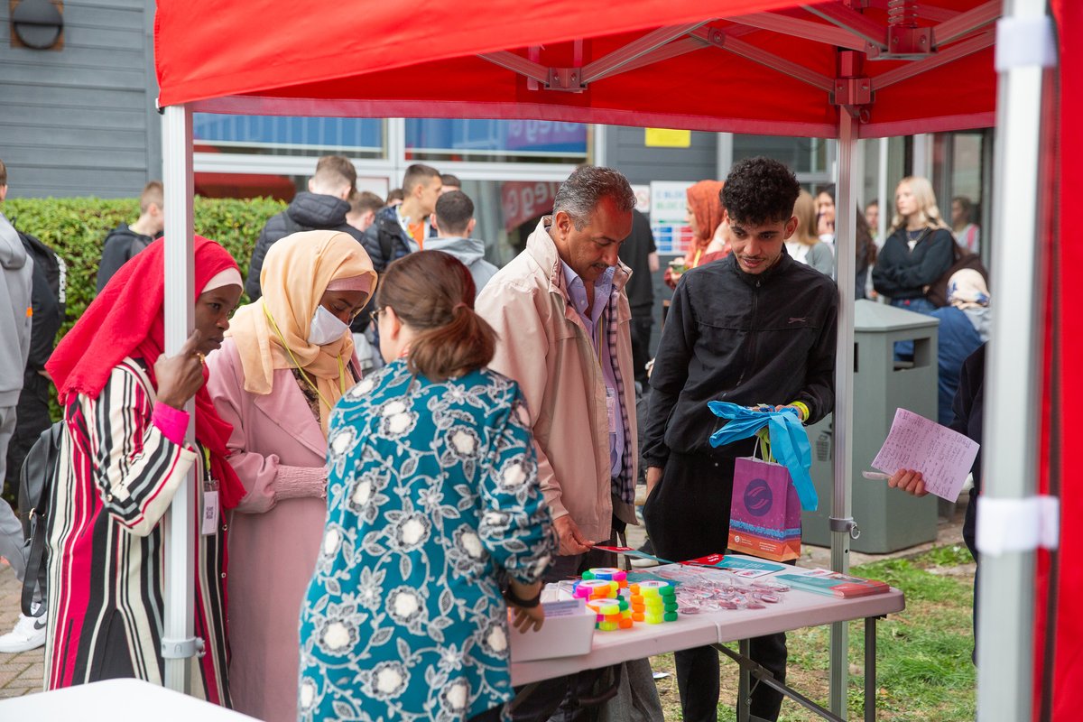 coleggwent's tweet photo. Great to see everyone enjoying themselves at #Newport Campus #Freshers Fair today 🎉
Don’t worry if you missed it, there’s still time to join us this September…full time, part time, anytime ✨
Apply now: https://t.co/47u0R39j7r #TopPerformingCollege https://t.co/xNuRxxGzcy