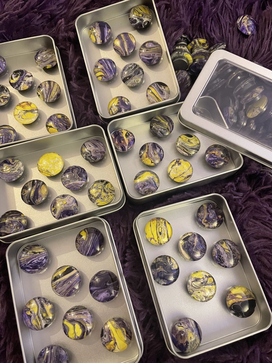 LNoyesBio's tweet photo. I'm on medical leave to wrangle PTSD and Autonomic issues for a while.
I've been making art to heal myself and fundraise for orgs that help Queer Youth.
Check out these awesome magnets based on the Enby (Non-Binary) Pride flag!  <3
Portion of proceeds will go to Trevor Project https://t.co/zyemj3VYVF