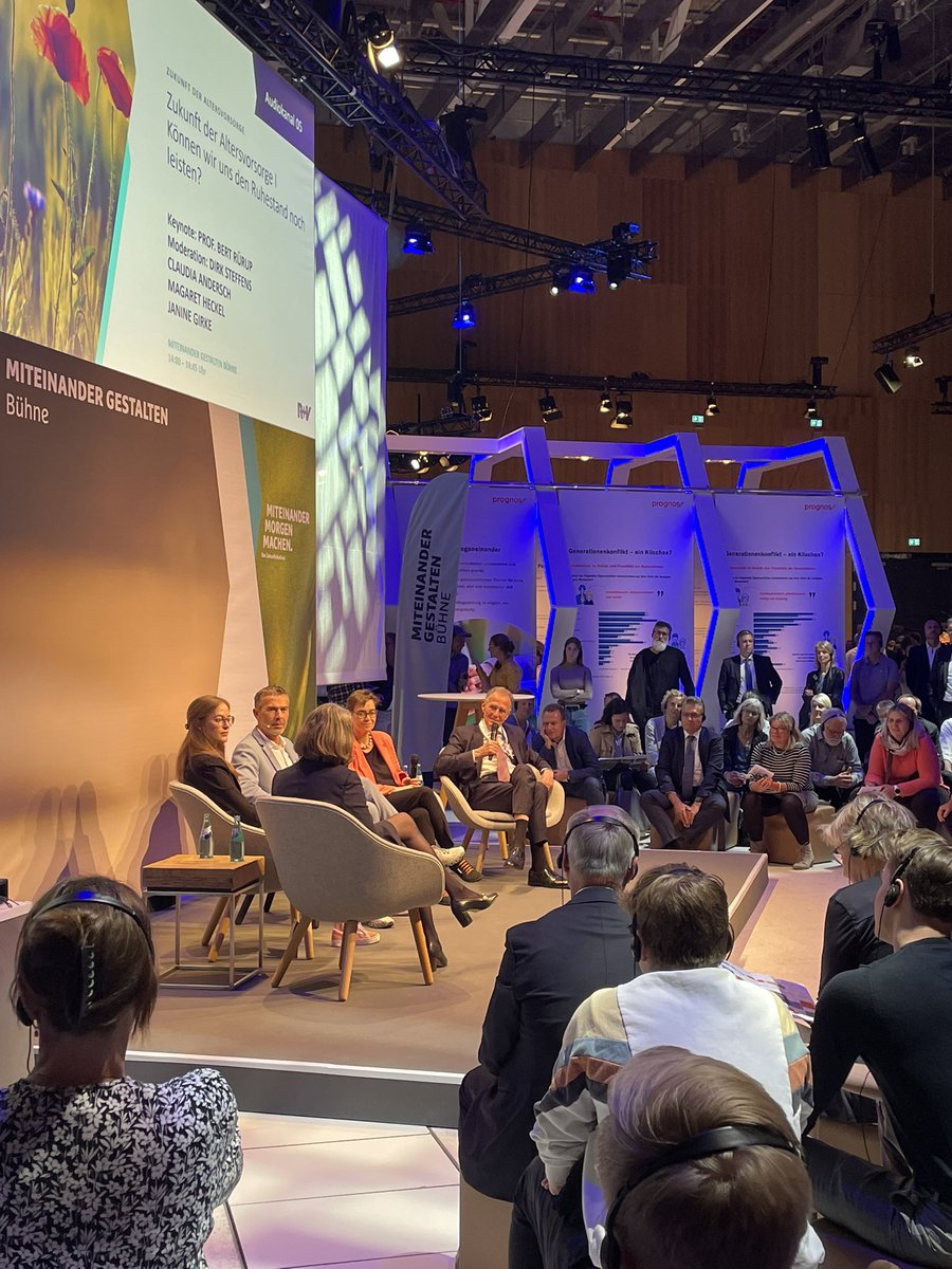 Hier diskutieren Dr Bert Rürup #rüruprente gemeinsam mit @steffens_dirk und R+V-Vorständin Claudia Andersch über die Generationen und neue Ideen&amp;Perspektiven zur Absicherung im Alter <a href="/ruv_de/">R+V Versicherung</a> <a href="/ruv_news/">R+V News</a>