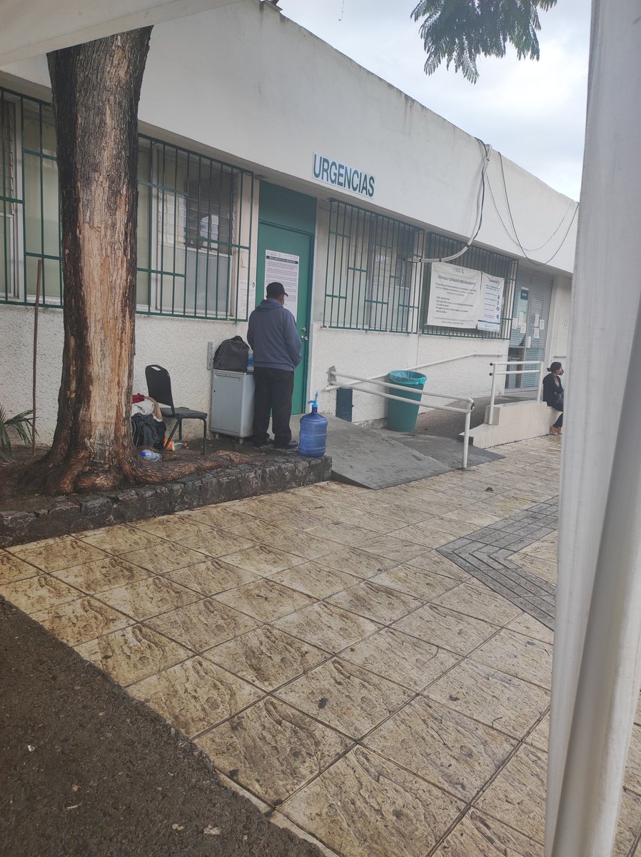 Anafain's tweet photo. Las urgencias parecen penitencias. Hospital IMSS. https://t.co/cbGuY62oJi