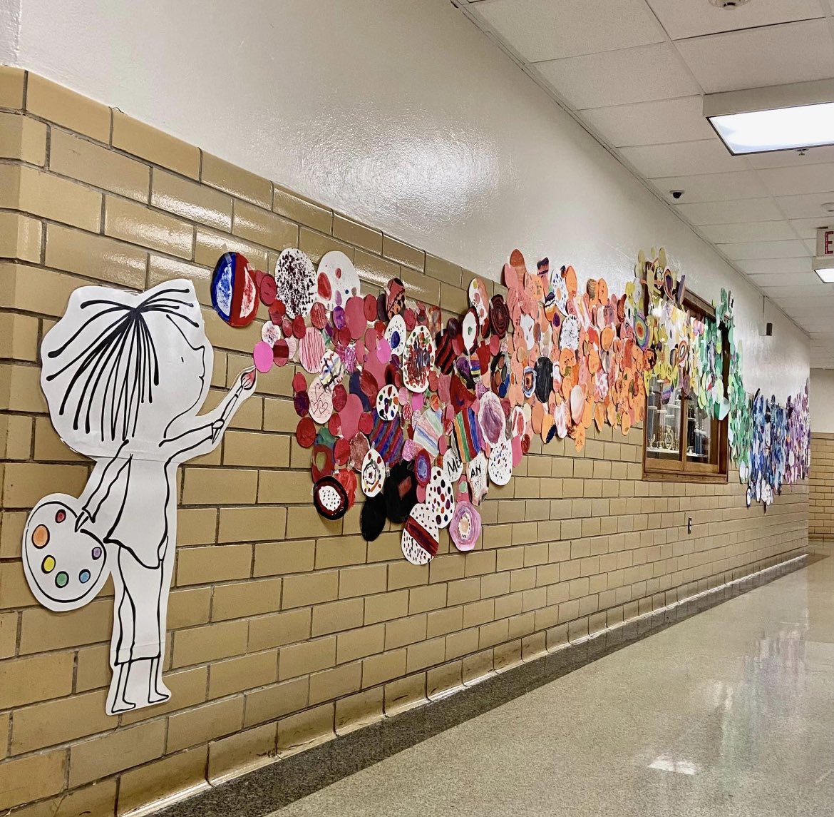 Freeman_Hawks's tweet photo. Celebrating National Dot Day! We are encouraging others to share their creativity and #MakeYourMark!  Thanks to the Specials team for their colorful display of creativity and to our librarian @ncjames376 for the READ ALOUD on announcements!  It’s a great day to be a HAWK! https://t.co/KuknCuA4Zi