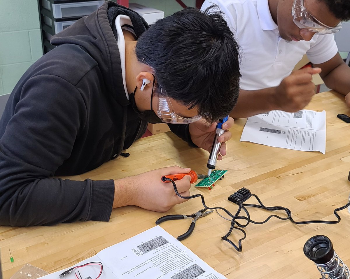 Crossland PLTW Engineering tweet media