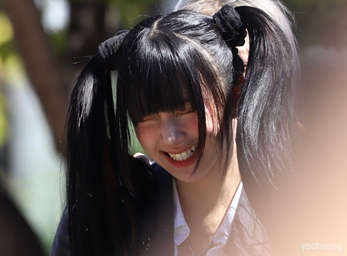 chaeyoung pics tweet media