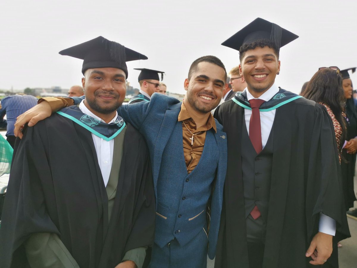 uel_hsb's tweet photo. Hats off to our graduates! We wish you nothing but success in your future endeavours. 🙌 👏
#UELGrad22 https://t.co/WTITYLWeem