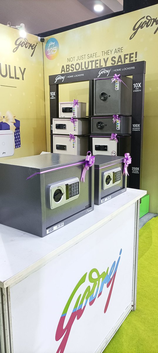 godrejsecure's tweet photo. What’s better than a gift a safety & surety? This festive season choose wisely 🙌🏻 ✨
Bangalore got to experience the strength and vision of our products at Gifts World Expo 2022 🤭😍
#GodrejSecuritySolutions #Security #UltimateSecurity #GiftsWorldExpo #ThursdayVibes https://t.co/VjyH2BShUV