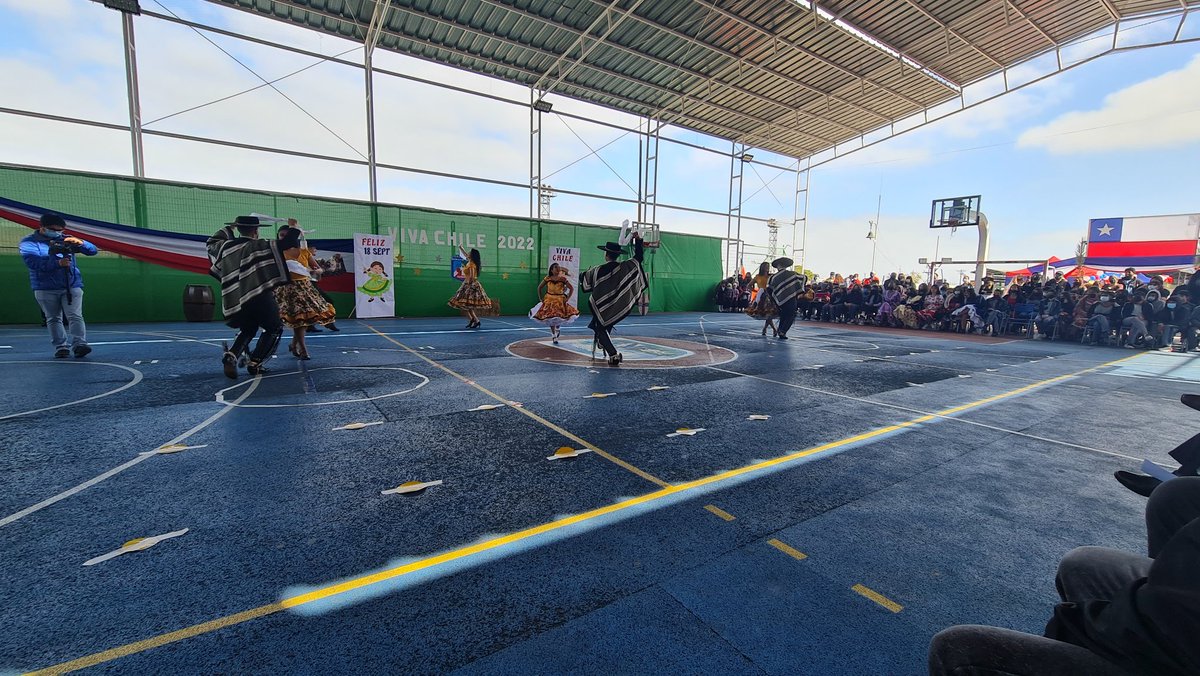 edu__iquique's tweet photo. 🇨🇱 ¡Brindo por el Colegio República de Italia! En estos momentos, el equipo del #SLEPIquique participa del acto de Fiestas Patrias organizado por la comunidad educativa 👏🏻

#Iquique 
#SLEPIquiqueEnTerreno https://t.co/0LqktcqzNn