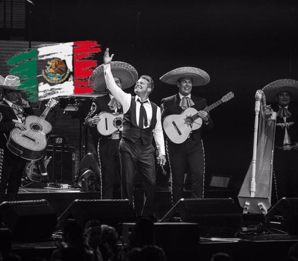 EugeCabral's tweet photo. Feliz día a mi México querido!!!
Viva México, y viva el artista que mejor lo representa en el mundo! 
.
Gracias #LuisMiguel por habernos transmitido el amor y respeto por tu tierra. @LMXLM https://t.co/oquT5L6zrW