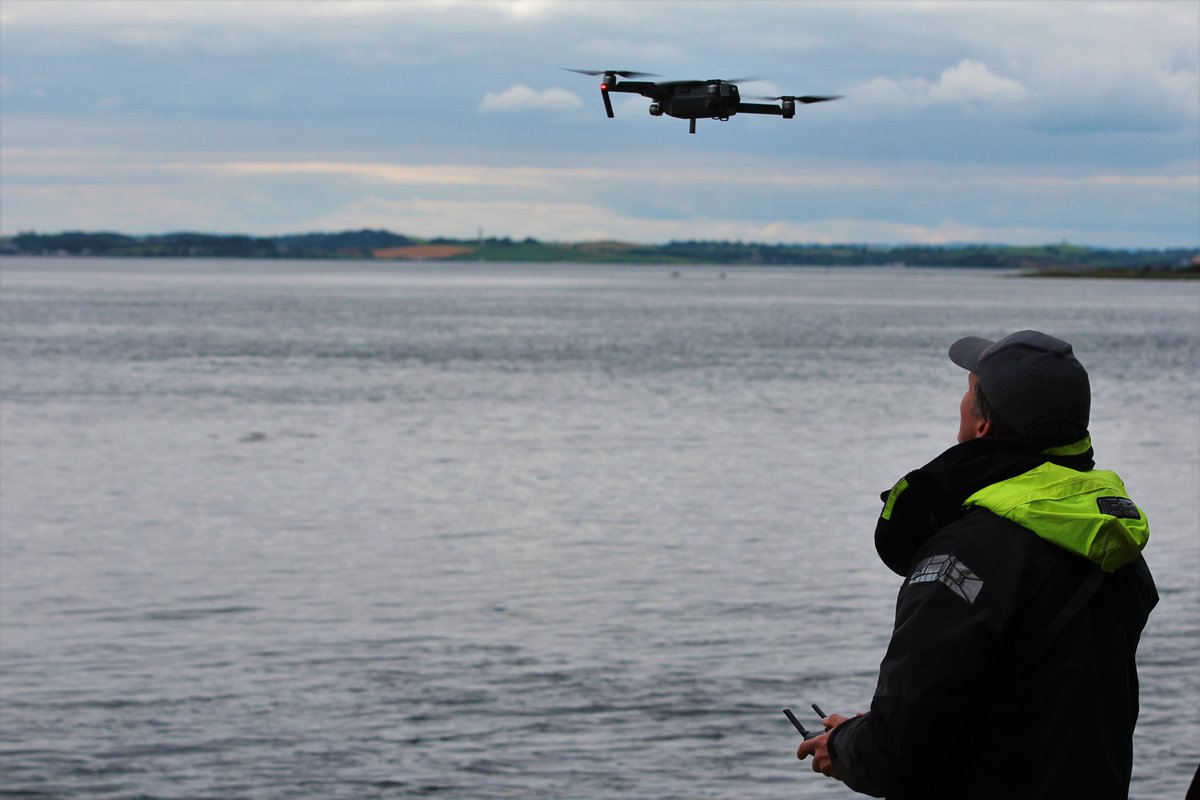 LilianLieber's tweet photo. 🫧NEW PAPER by @CostagliolaRay comparing #seabird numbers &amp; distributions using vantage point and aerial #drone surveys. Distributions linked to tidal cycle &amp; hydrodynamics (eg shear lines): https://t.co/TP9R5pN4Hu @AlexNimmoSmith @Nina_OHanlon @eamasden @PaulCaplat @wilsonjaredm https://t.co/OJUd5jAYoV