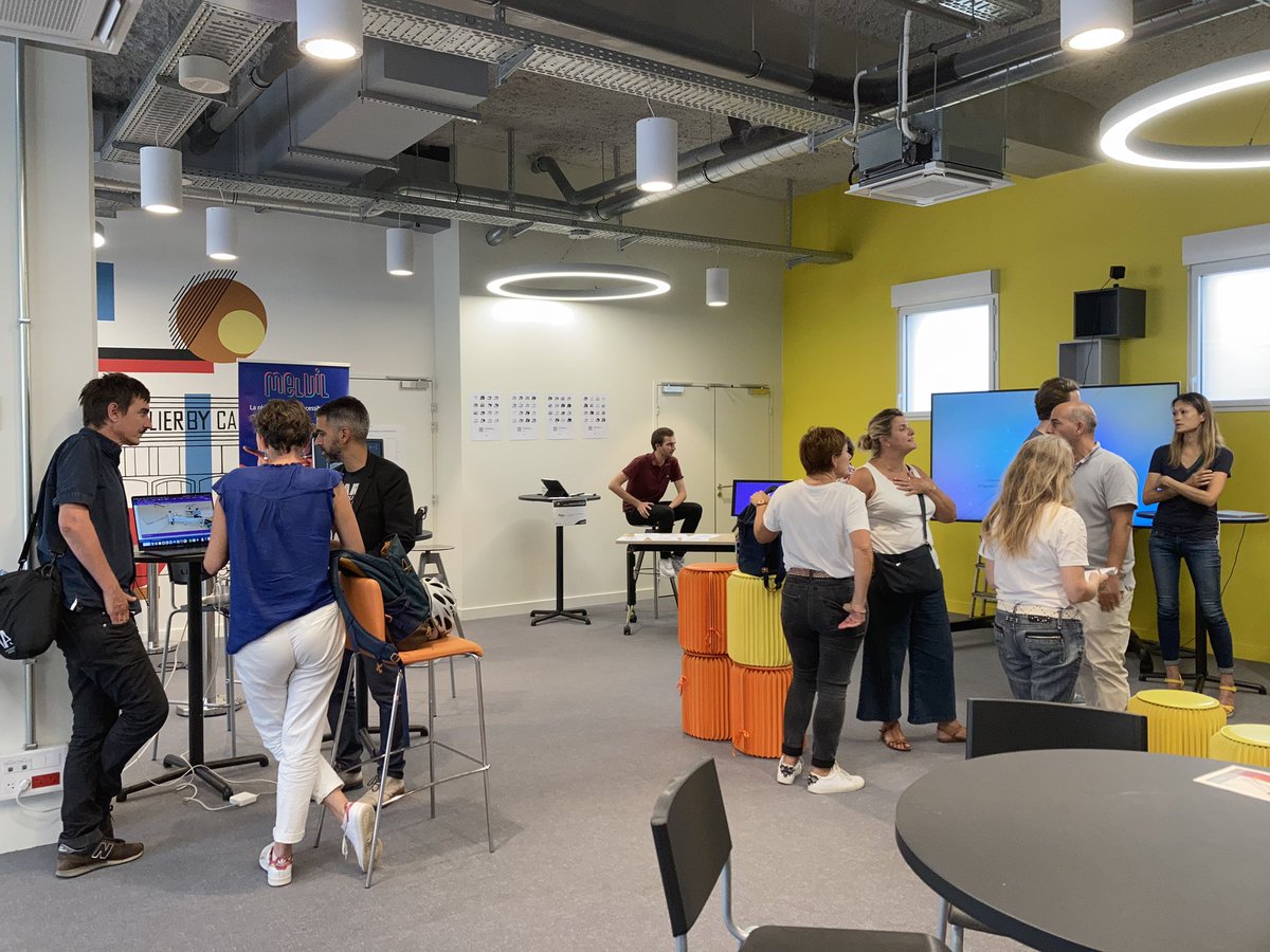 Technologies immersives dans la sphère professionnelle et la culture à l’#atelierbyCA. Des échanges, des partages, …. Des contributeurs passionnés et intéressants et des visiteurs avec beaucoup de questions ….