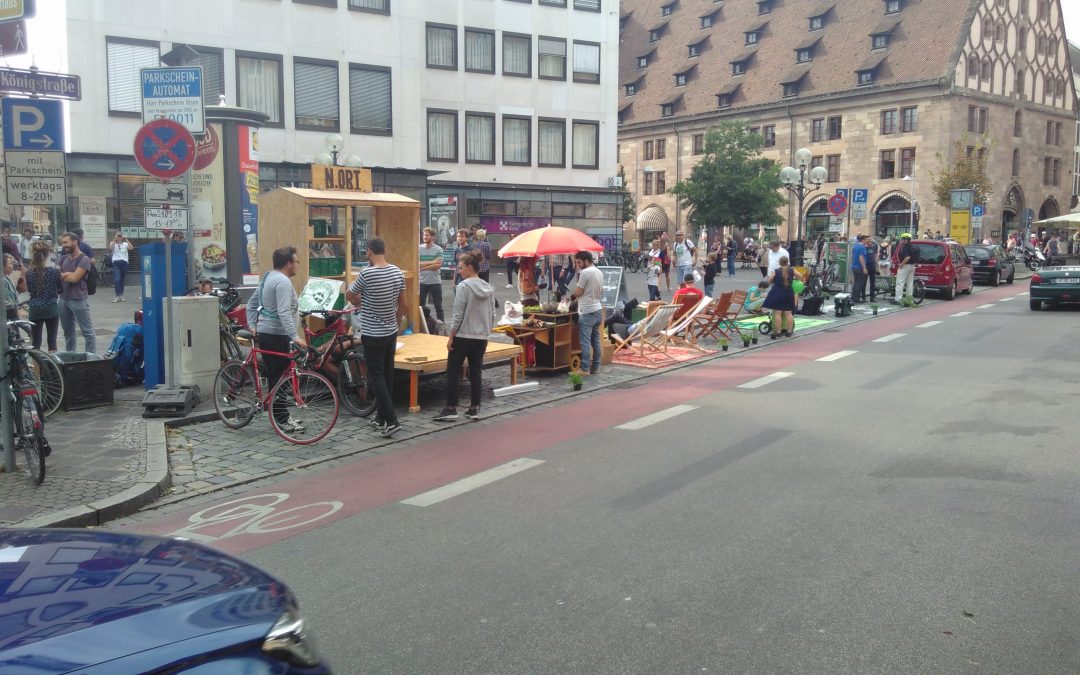 PARK(ing) DAY 2022 - 16.09. - Parks statt Parkplätze!
Bluepingu ist auch dabei, u.a. mit #Lastenradfüralle
Was solche Aktionen bewirken?
Lies hier nach ;-), wie unser OB König den 1.ParkingDay 2014 kommentierte und heute ist die Königsstr Fußgängerzone...!
lastenradfueralle.de/parking-day-20…