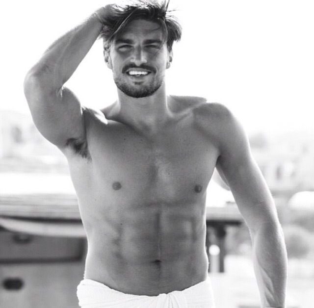 gm. 

Talking ‘when web2 &amp; web3 collide’ with my brotherrr <a href="/marianodivaio/">Mariano Di Vaio</a>
What a handsome man he is haha

I see you <a href="/sergoldape/">Ser</a> 👀