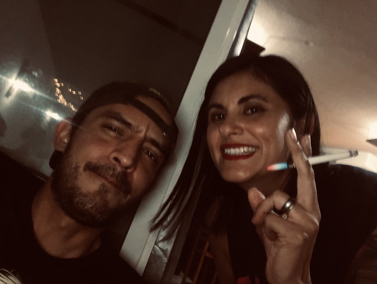 RockdriguezD's tweet photo. Los envidiosos dirán que no es @ElBadiablo ni su #Doppelgänger @LeyendasPodcast 🤣 https://t.co/7y0UVQFGnq
