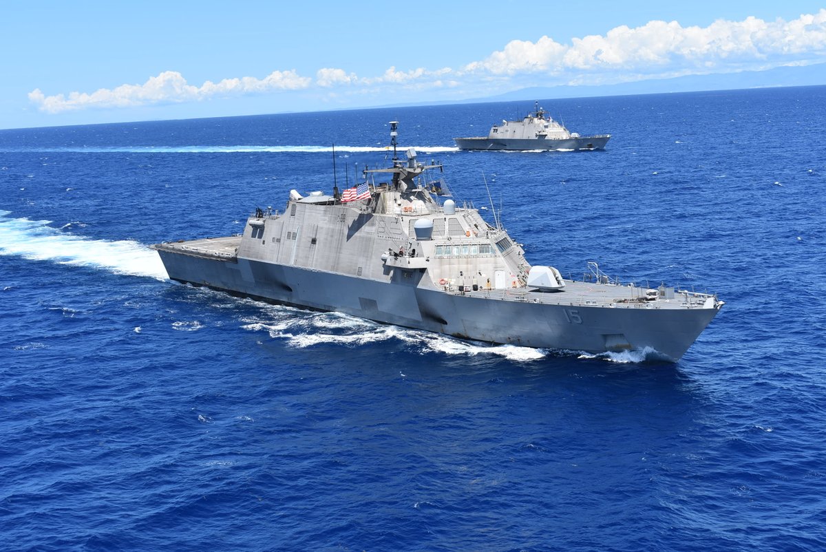 USNavy's tweet photo. #USNavy Photos of the Day:
1️⃣ @USSBillings15 and #USSWichita transit Caribbean Sea @NAVSOUS4THFLT
2️⃣ @Gipper_76 #FLTOPS @INDOPACOM
3️⃣ @NavyMCPON all-hands call @NAV_STA_NORFOLK
4️⃣ Sailors from @USSPAULIGNATIUS visit #Swedishnavy ship @USNavyEurope
👉 https://t.co/iM3kObKpzy https://t.co/xPAGZnhGyo