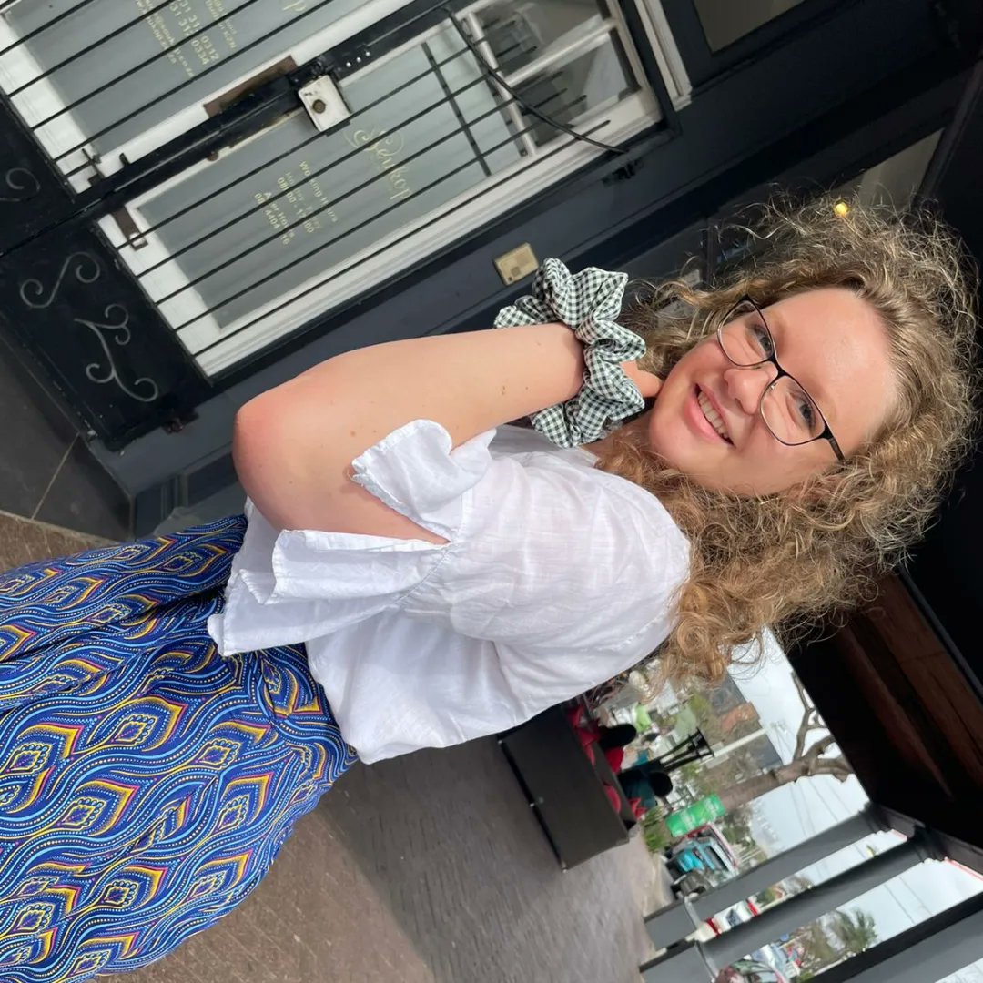 W7Fashion's tweet photo. When she wears a hair scrunchie on her wrist 💚

#scrunchie #scrunchieonthewrist #scrunchiesforsale #smallbusiness #scrunchieinlove https://t.co/8PgBhuyGKS