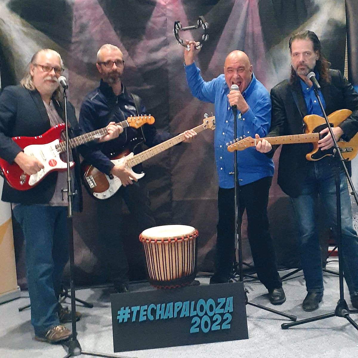 modernearth's tweet photo. Another amazing @TechapaloozaCA  wrapped up this Saturday, raising an incredible $81,000 for @CancerCareMB . The Modern Earth and 100% Helpdesk Ltd. team really enjoyed getting to meet everyone who came to say hi at the selfie station! See you all there next year! https://t.co/OlO0q01phr