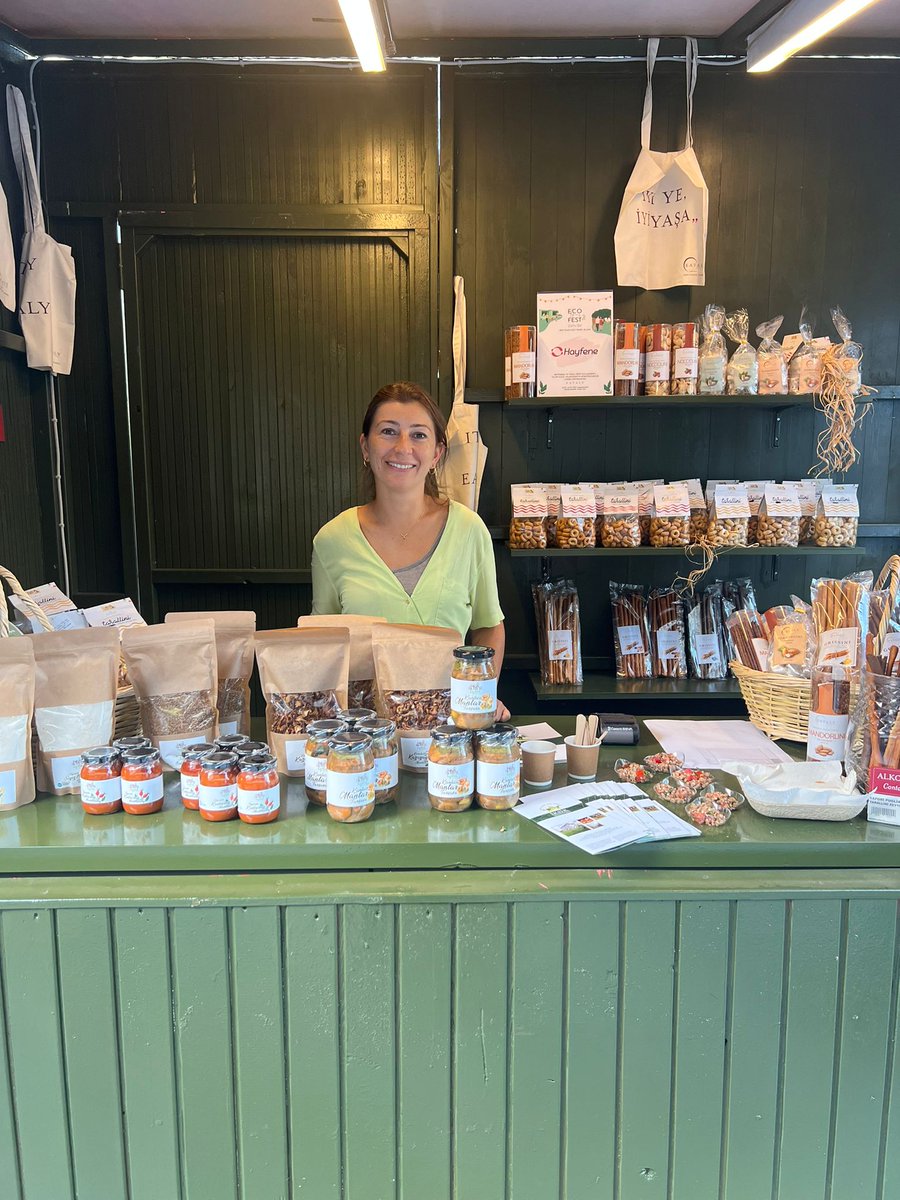 Eco Love Fest kapsamında bugün Eataly kulübesinde Hayfene ve İksirli Çiftlik var. 💚 #EcoLoveFestZorluda #EcoLoveFest