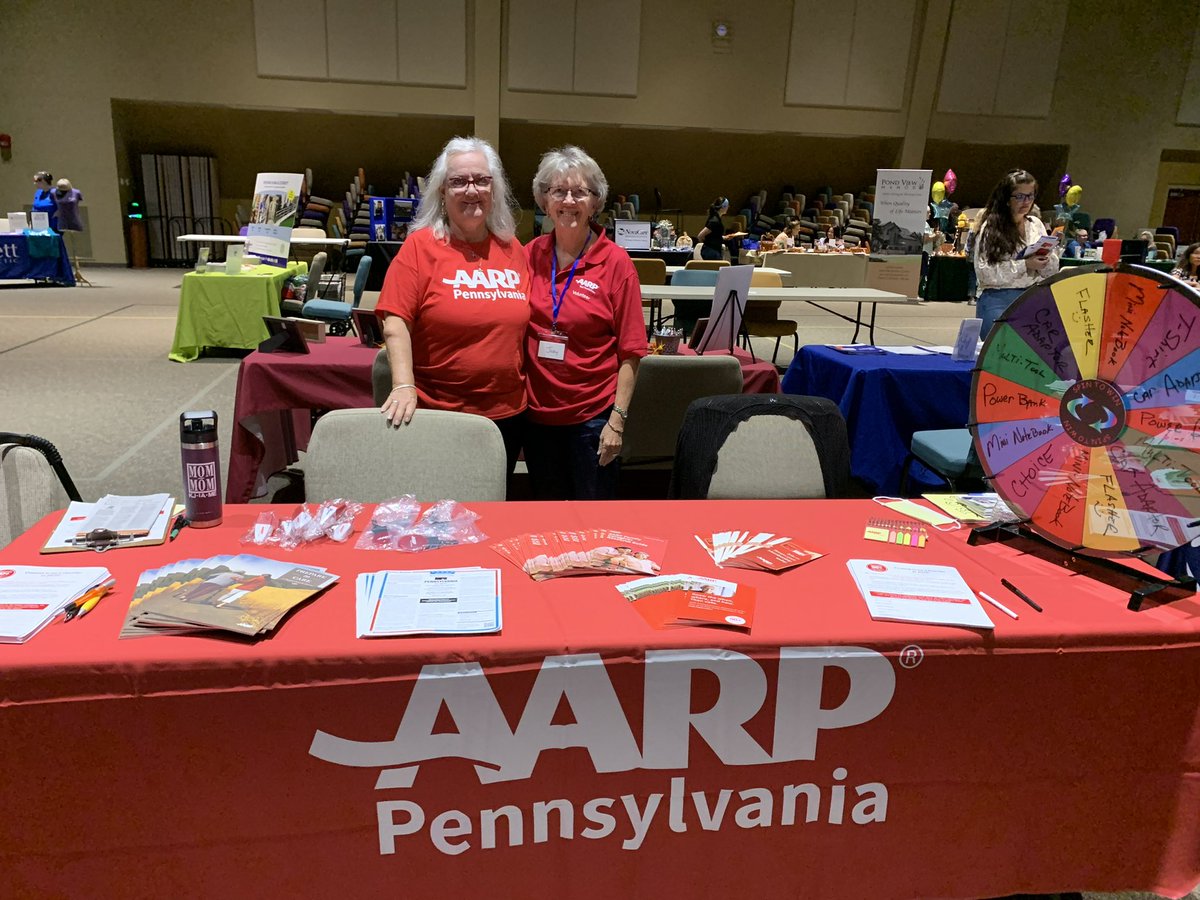 KellieVonStein's tweet photo. AARP volunteers are back in-person at Zach Mako’s Senior Fair today! Stop by and Commit to be a Decider in 2022! #AARPStrong @AARPPA @billjwpa @TOsborne622 https://t.co/1DnirS0DpN